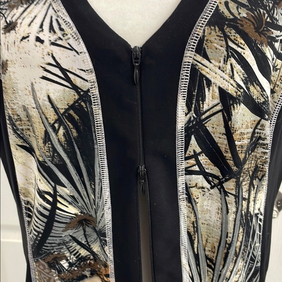 Joseph Ribkoff Top Black/Tan Jungle Print V Neck Cap Sleeve 2 Way Zipper Size 18 - Picture 4 of 12